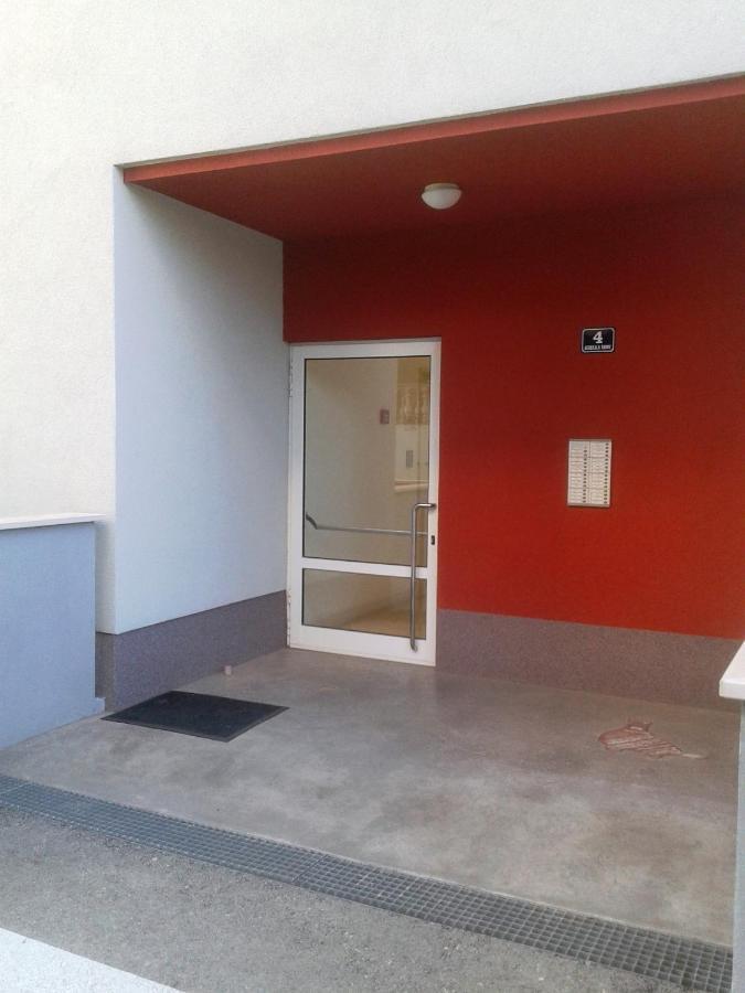 With Wifi - 12072 Apartment Split