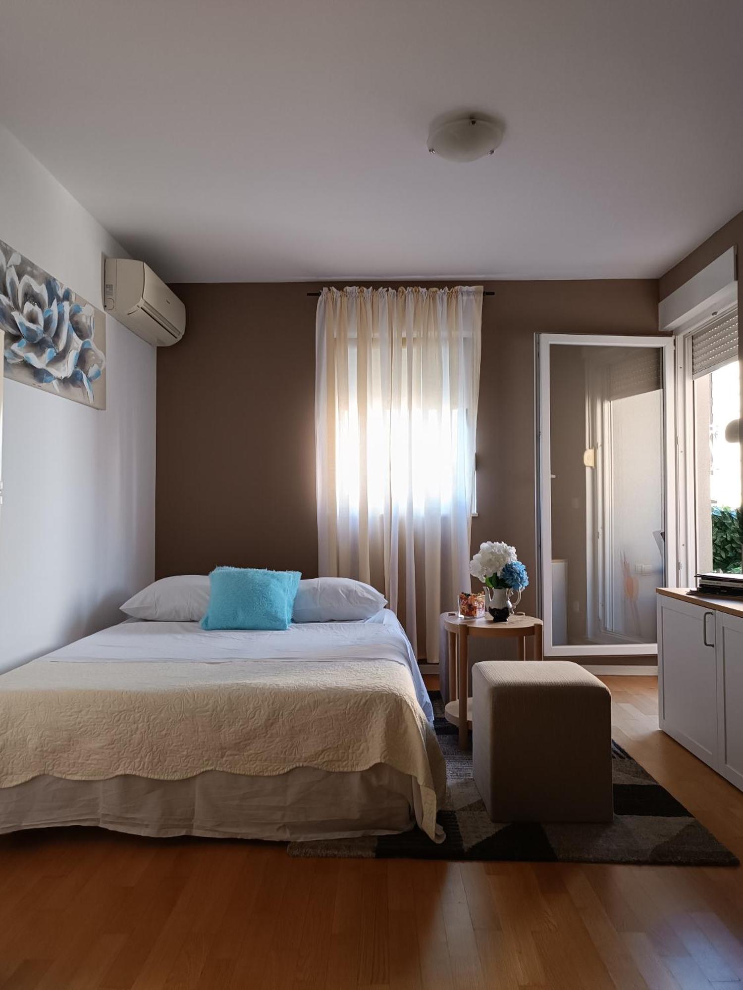 Apartment With Wifi - 12072