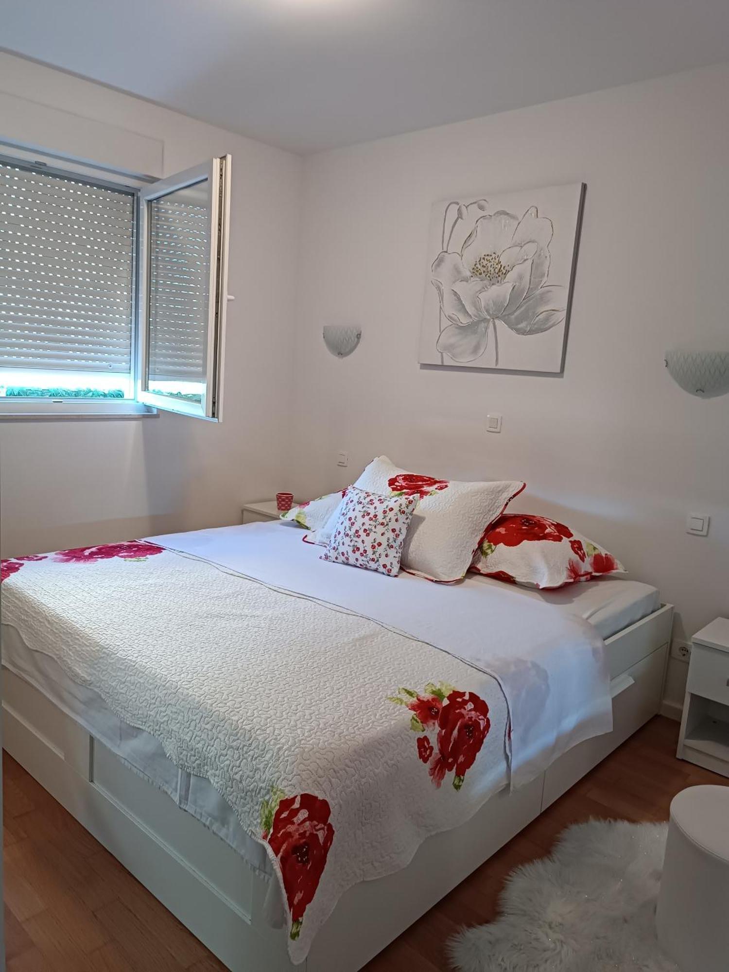 With Wifi - 12072 Apartment Split